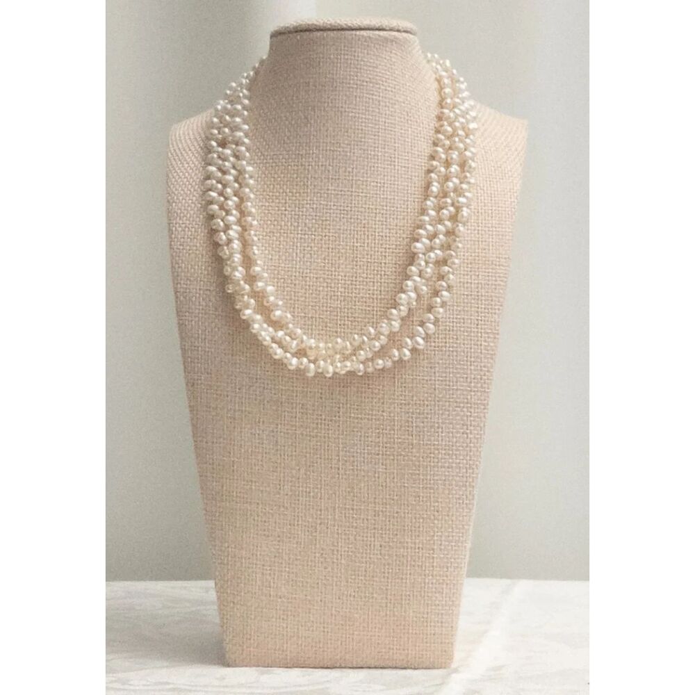 Neckalce — Freshwater pearl Neclace Jewelry piece · 8"